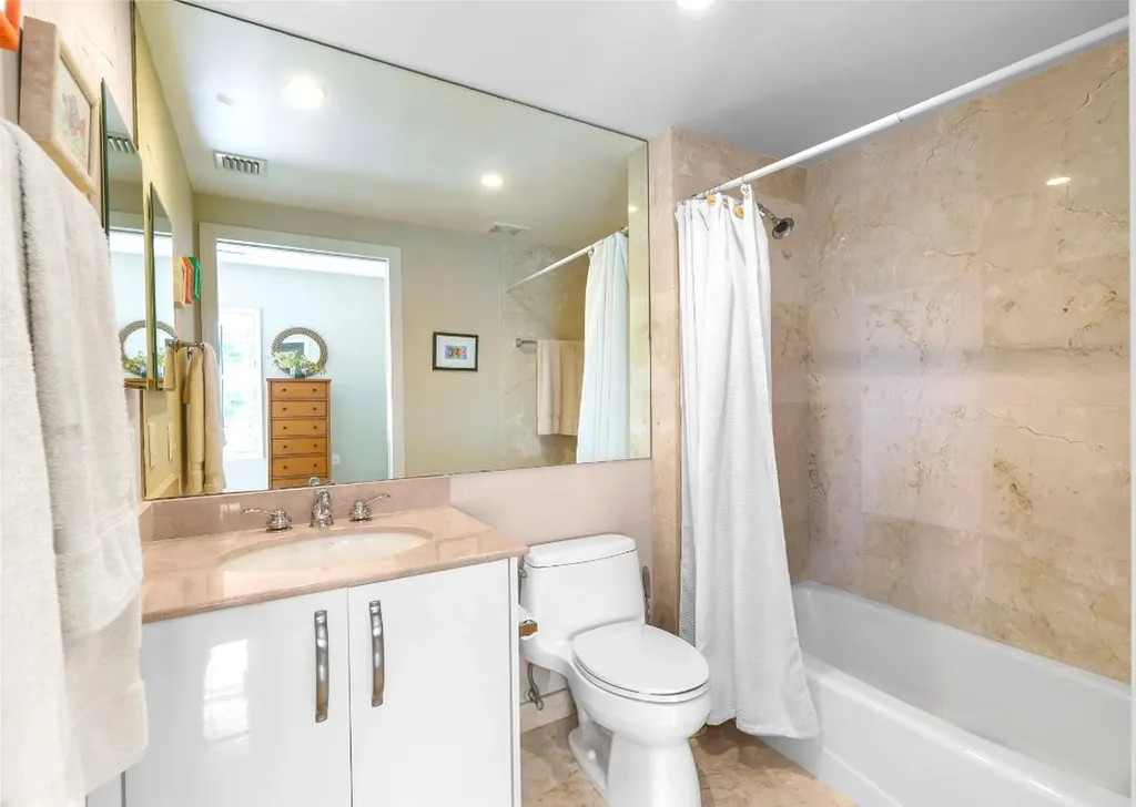 2051 SE 3rd Street Deerfield Beach FL 33441