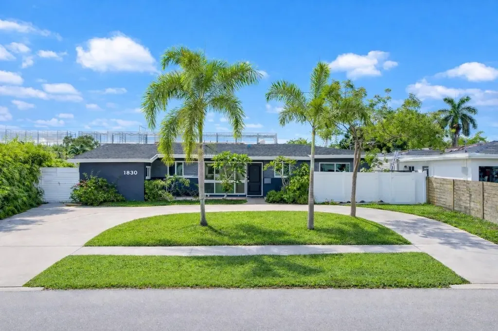 1830 SW 23rd Avenue Fort Lauderdale FL 33312