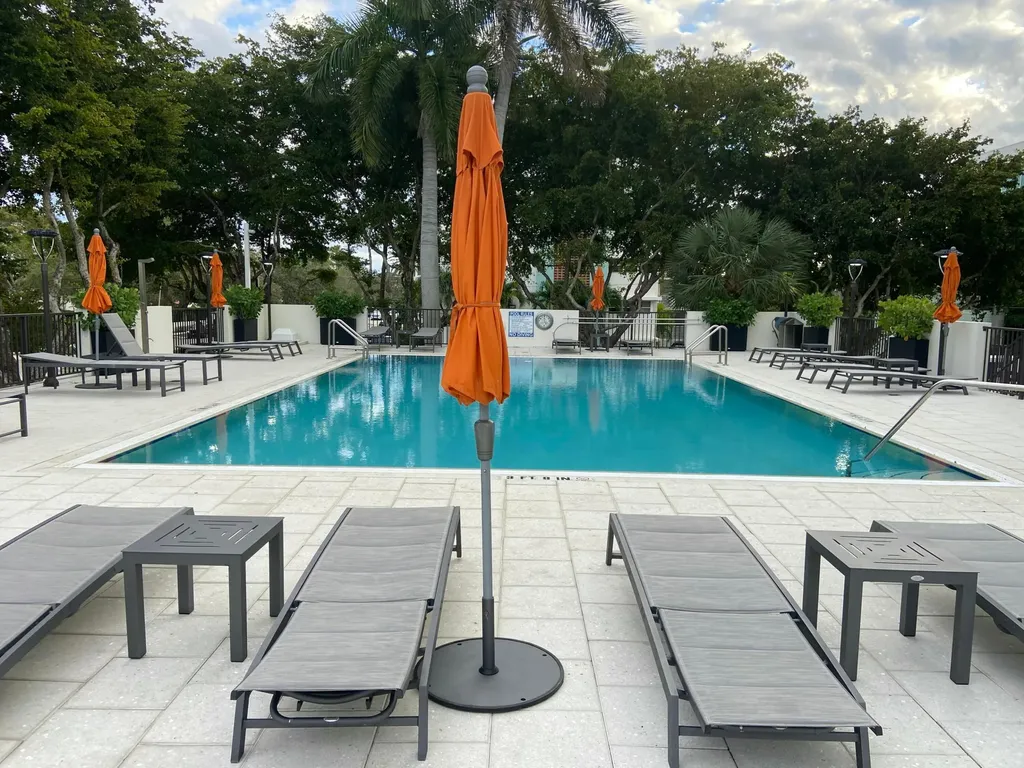 340 Sunset Drive Fort Lauderdale FL 33301