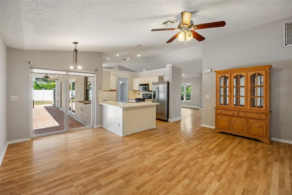 5302 NW 64th Way Coral Springs FL 33067