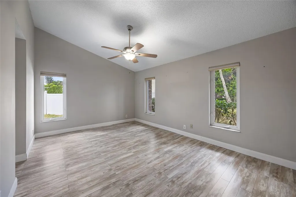 5302 NW 64th Way Coral Springs FL 33067