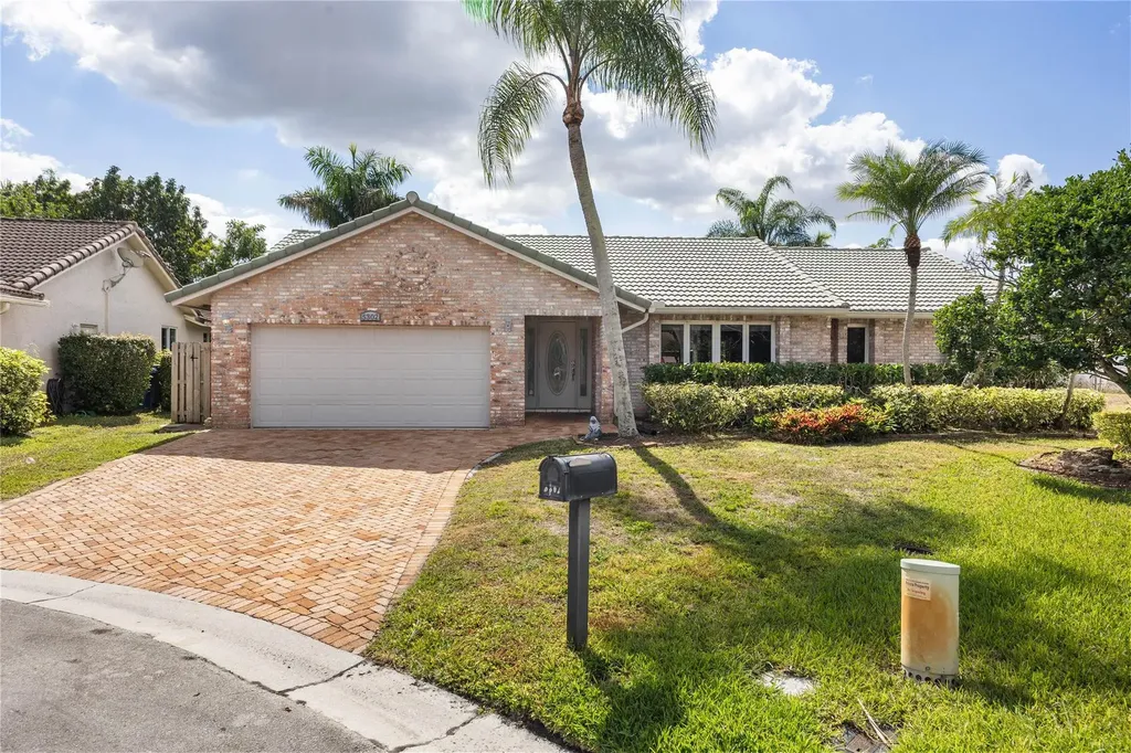 5302 NW 64th Way Coral Springs FL 33067