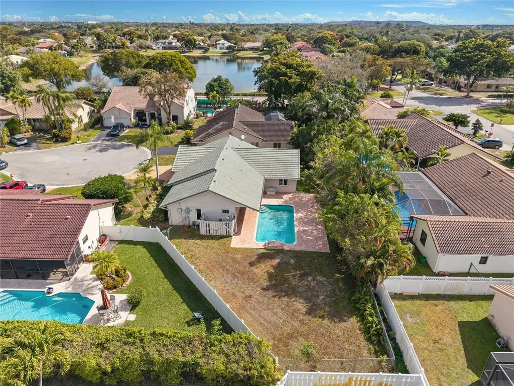 5302 NW 64th Way Coral Springs FL 33067