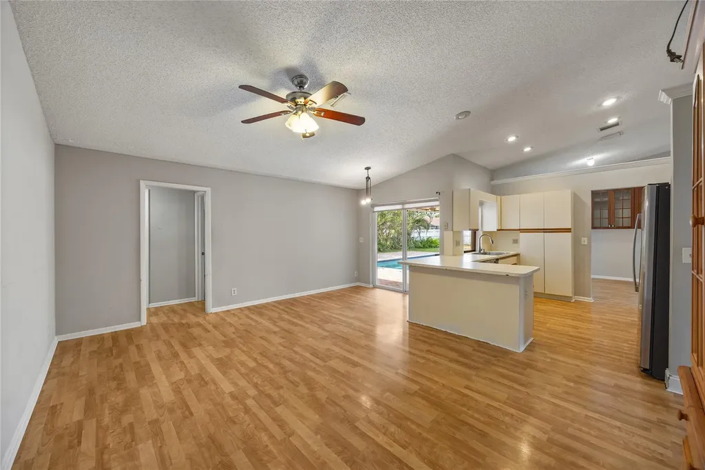 5302 NW 64th Way Coral Springs FL 33067