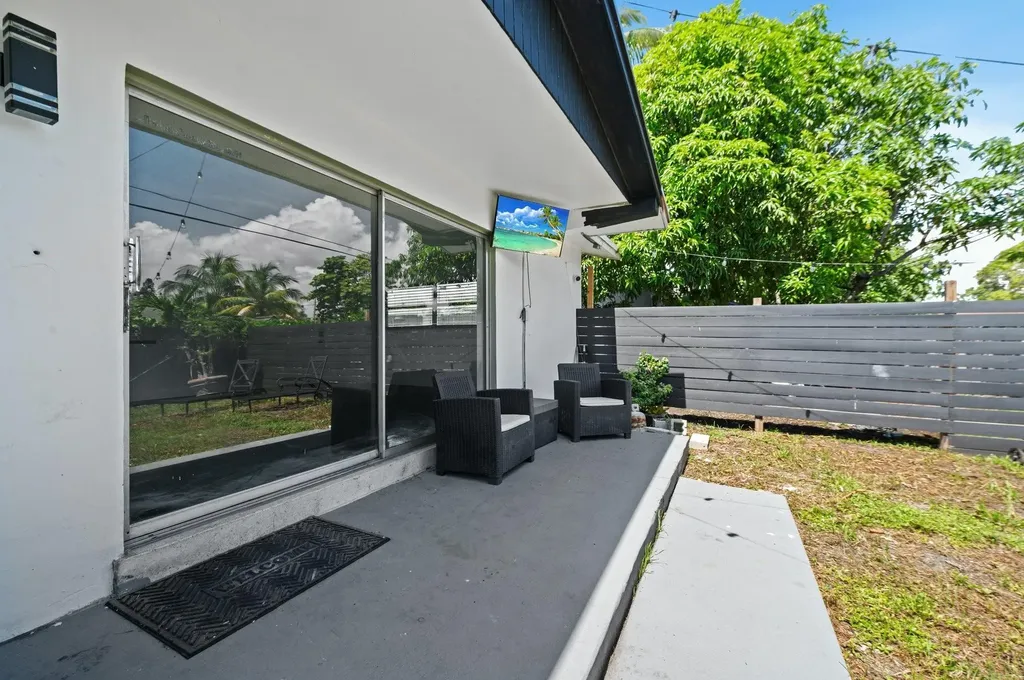 739 NE 13th Court Fort Lauderdale FL 33304