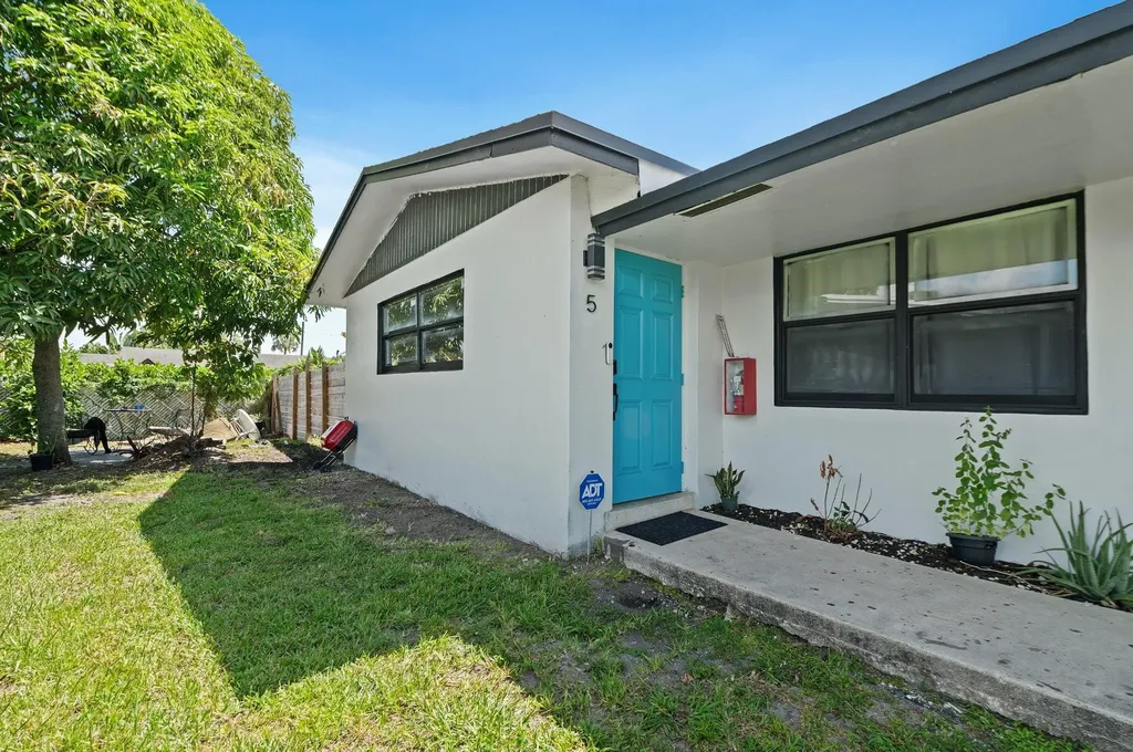 739 NE 13th Court Fort Lauderdale FL 33304