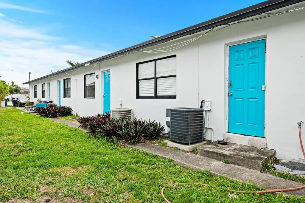 739 NE 13th Court Fort Lauderdale FL 33304