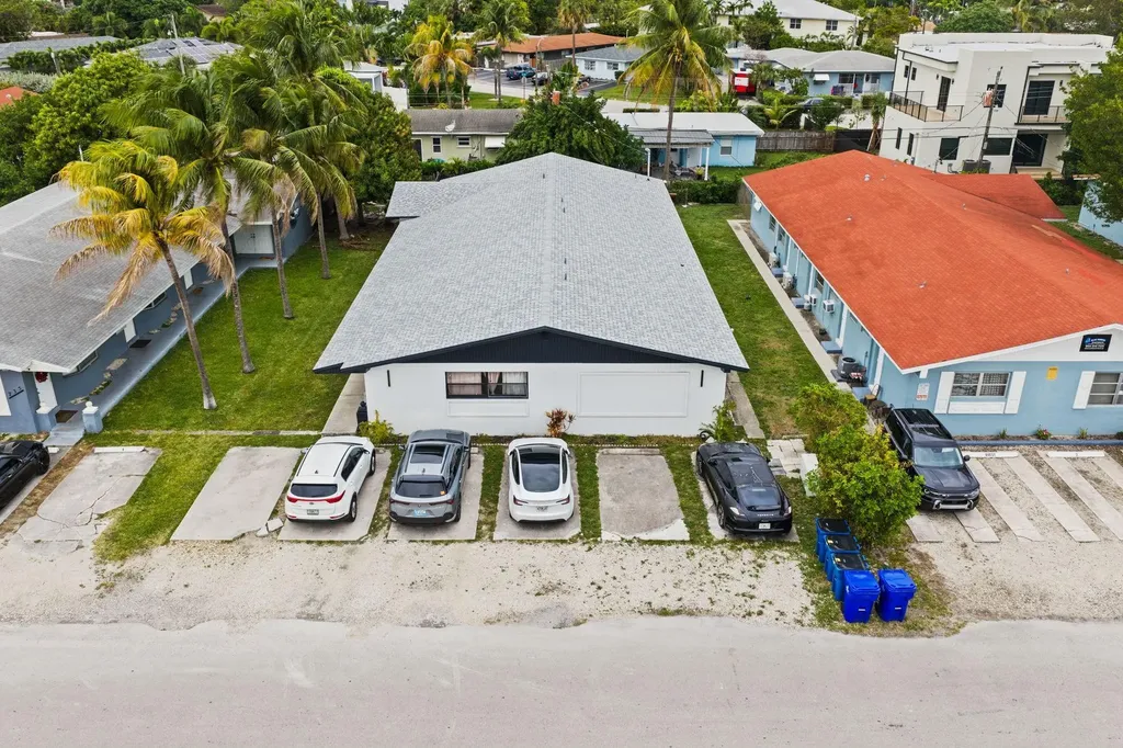 739 NE 13th Court Fort Lauderdale FL 33304