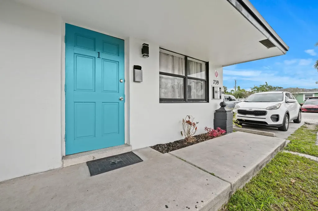 739 NE 13th Court Fort Lauderdale FL 33304