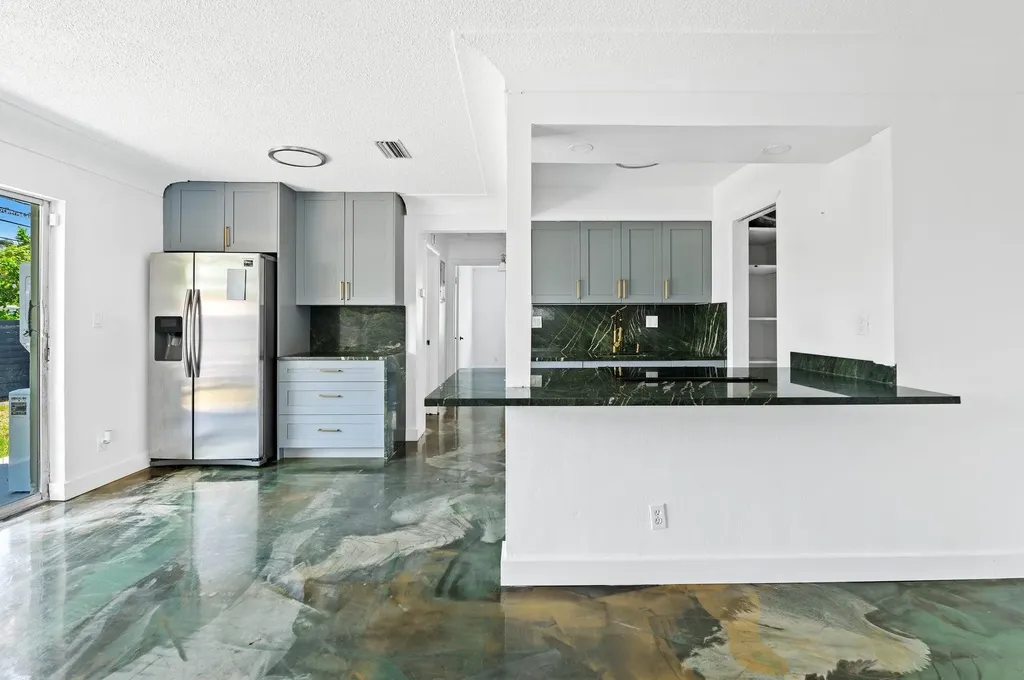 739 NE 13th Court Fort Lauderdale FL 33304