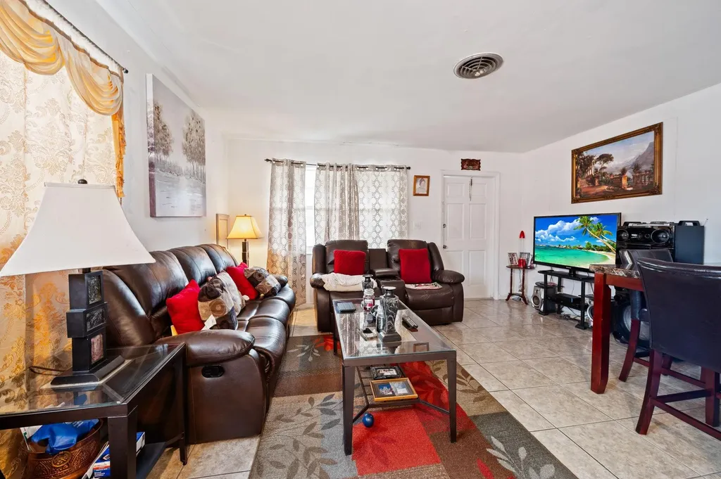 739 NE 13th Court Fort Lauderdale FL 33304