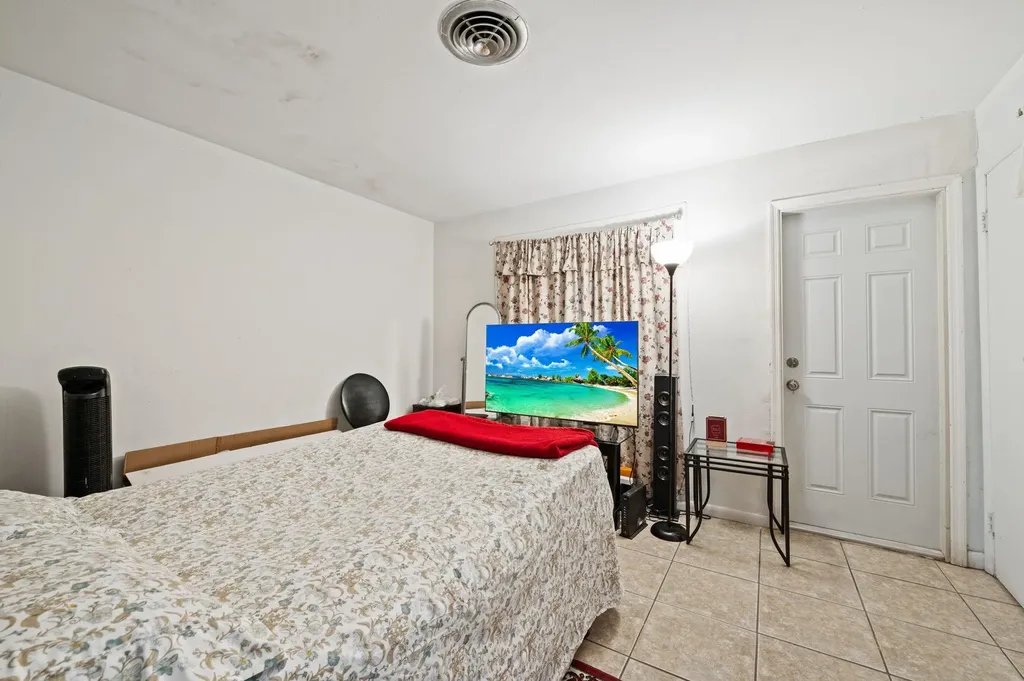 739 NE 13th Court Fort Lauderdale FL 33304
