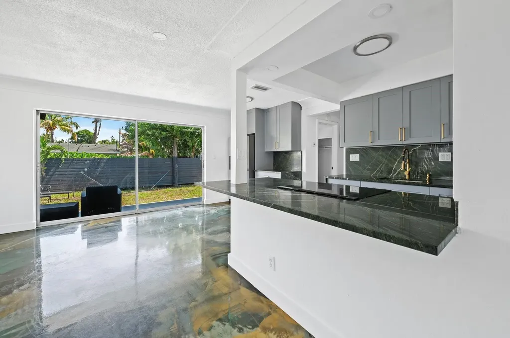 739 NE 13th Court Fort Lauderdale FL 33304