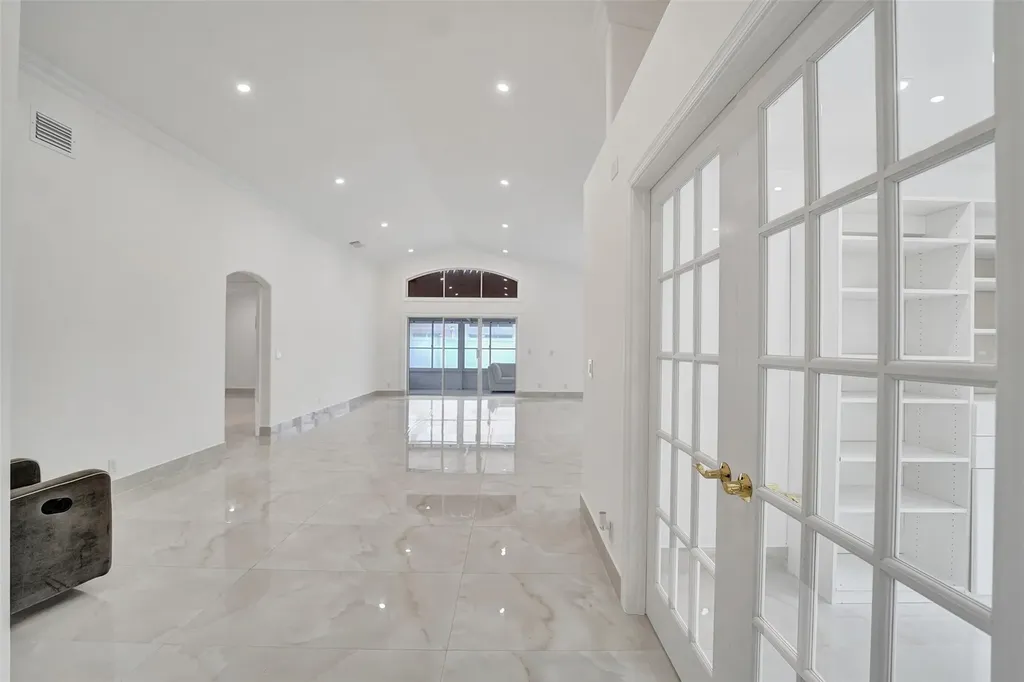 4966 SW 33rd Terrace Hollywood FL 33312