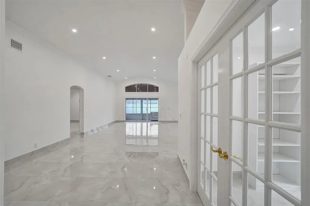 4966 SW 33rd Terrace Hollywood FL 33312