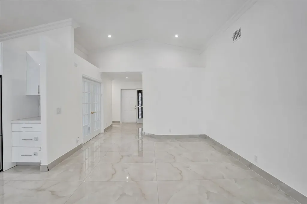 4966 SW 33rd Terrace Hollywood FL 33312