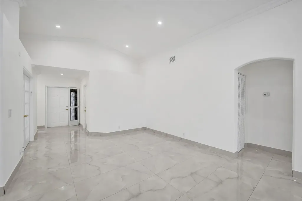 4966 SW 33rd Terrace Hollywood FL 33312