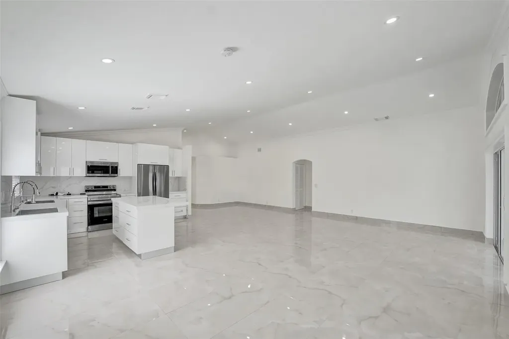 4966 SW 33rd Terrace Hollywood FL 33312