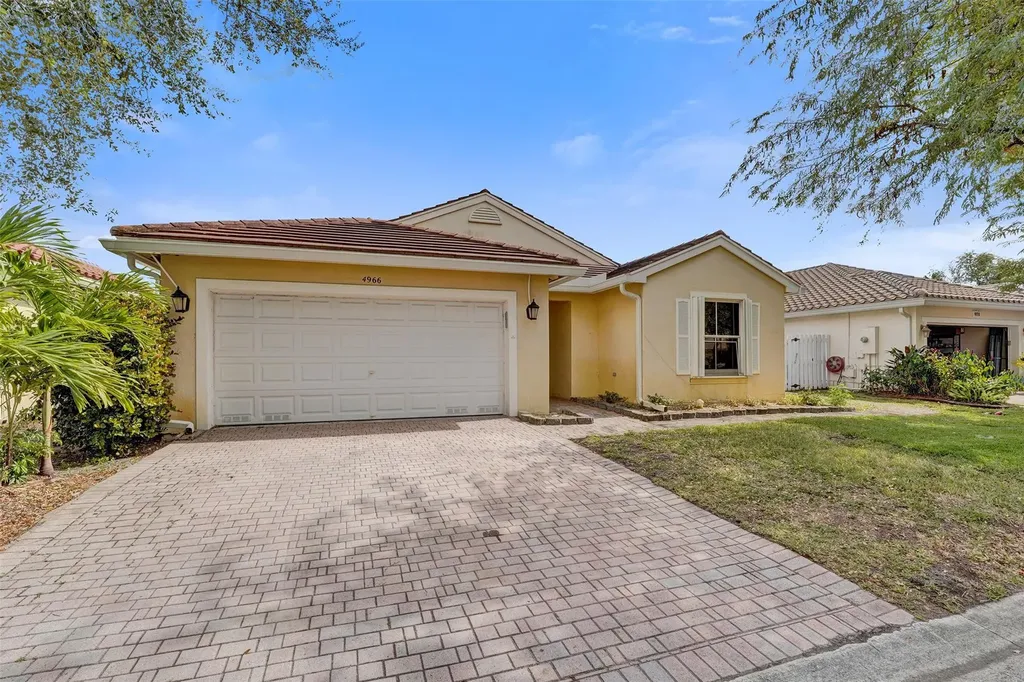 4966 SW 33rd Terrace Hollywood FL 33312