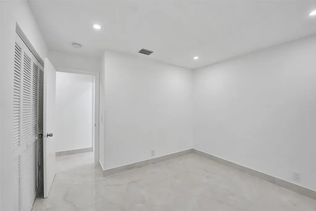 4966 SW 33rd Terrace Hollywood FL 33312