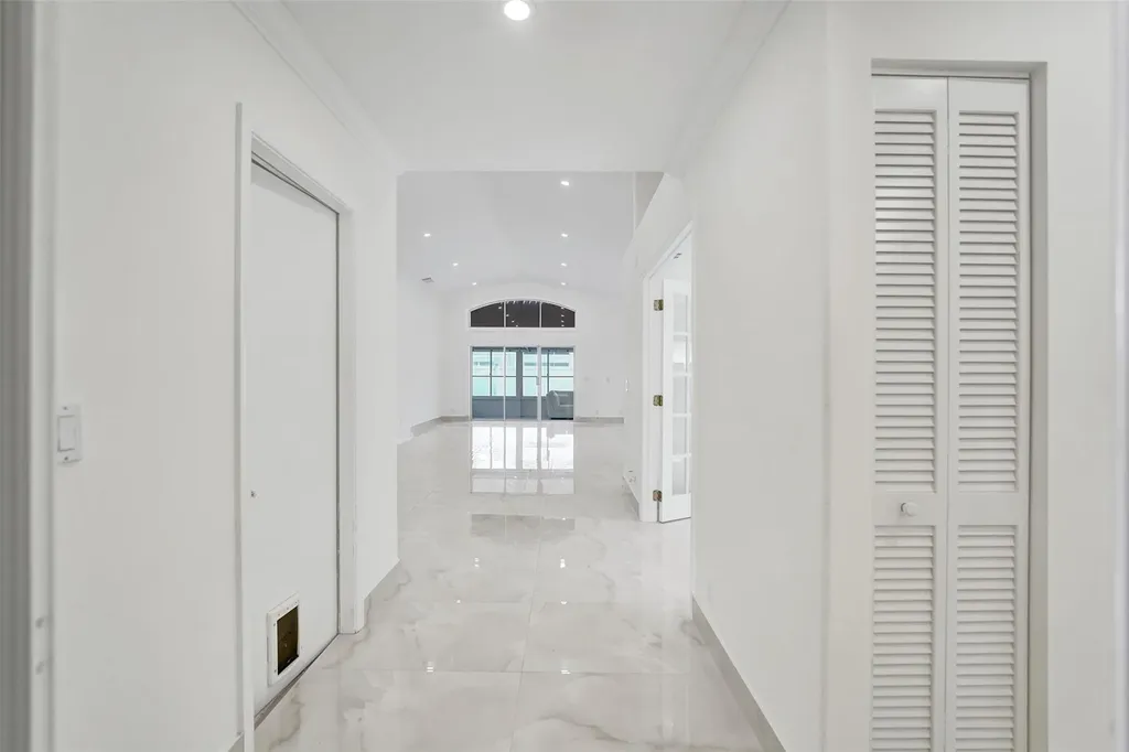 4966 SW 33rd Terrace Hollywood FL 33312