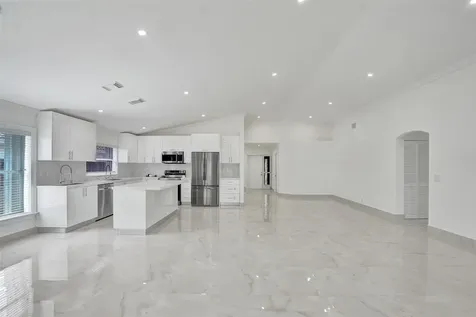 4966 SW 33rd Terrace Hollywood FL 33312