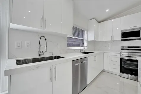 4966 SW 33rd Terrace Hollywood FL 33312