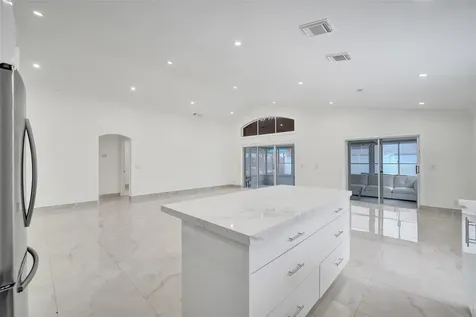 4966 SW 33rd Terrace Hollywood FL 33312