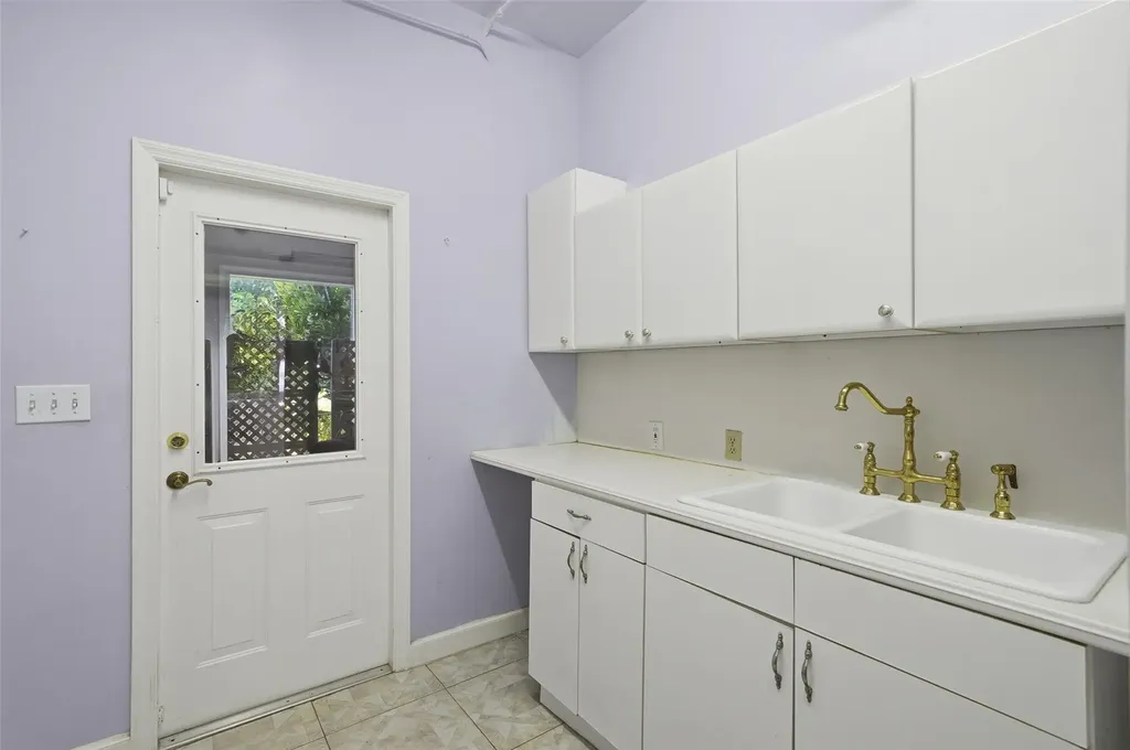 2850 SW 117th Avenue Davie FL 33330