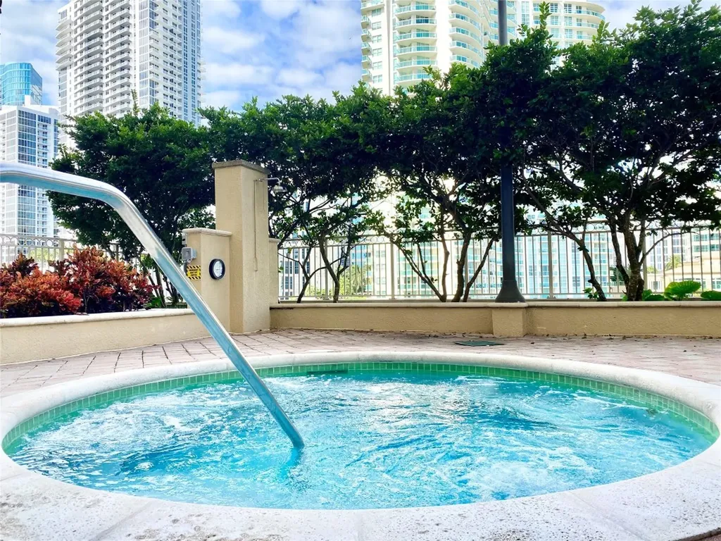 511 SE 5th Avenue Fort Lauderdale FL 33301