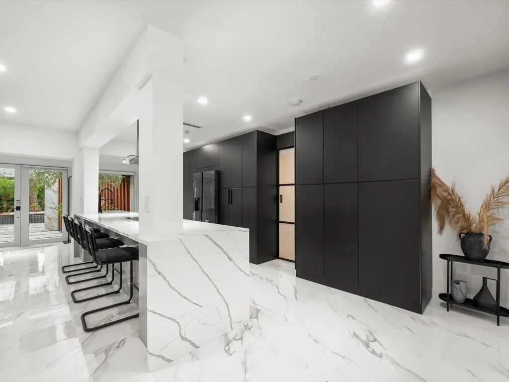 2711 NE 19th Street Fort Lauderdale FL 33305