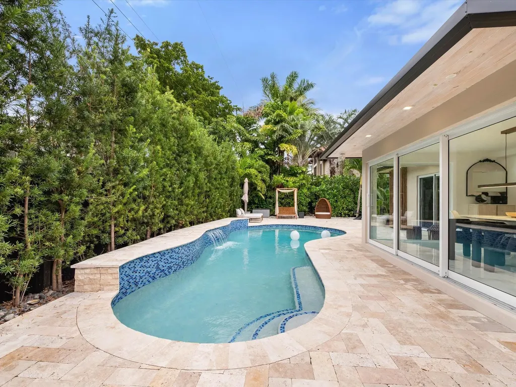 2711 NE 19th Street Fort Lauderdale FL 33305