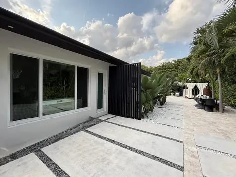 2711 NE 19th Street Fort Lauderdale FL 33305