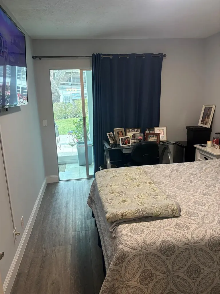 211 N Oakridge Deerfield Beach FL 33442