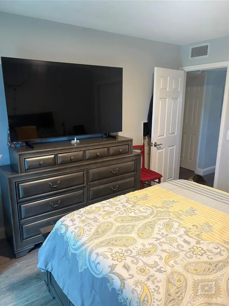 211 N Oakridge Deerfield Beach FL 33442