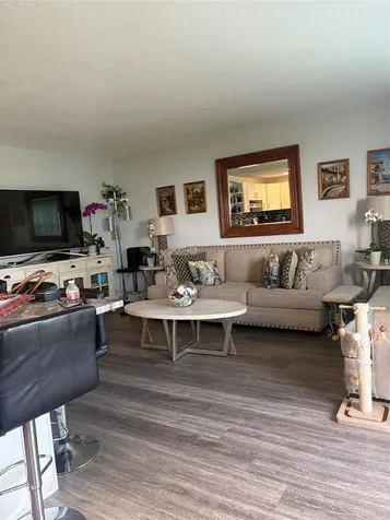 211 N Oakridge Deerfield Beach FL 33442