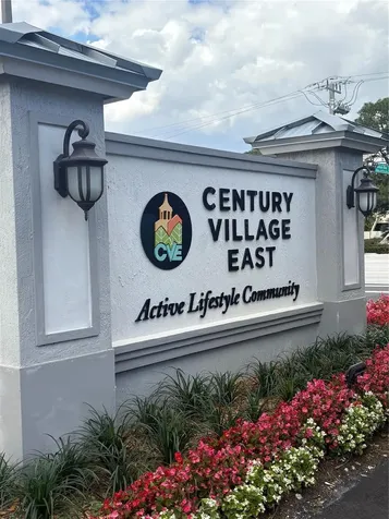 211 N Oakridge Deerfield Beach FL 33442