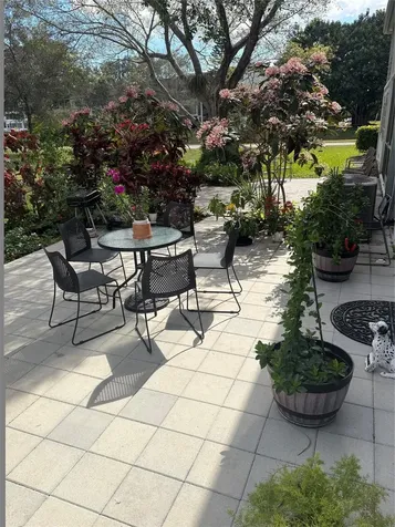 211 N Oakridge Deerfield Beach FL 33442
