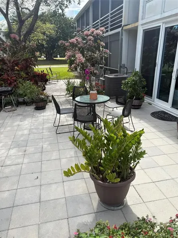 211 N Oakridge Deerfield Beach FL 33442