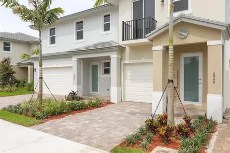 6937 Pines Circle Coconut Creek FL 33073