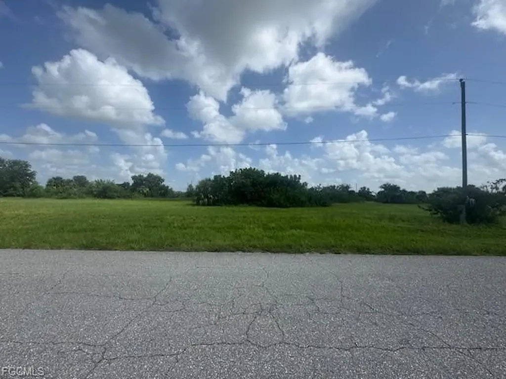 1711 NE 17th Terrace Cape Coral FL 33909