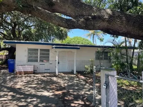6309 Hayes Street Hollywood FL 33024