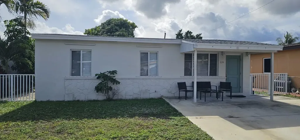 634 W 35th Street Hialeah FL 33012