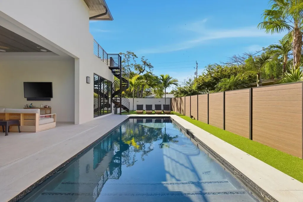2103 Bayview Drive Fort Lauderdale FL 33305