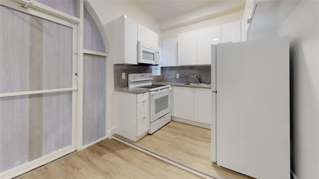 828 Pennsylvania Avenue Miami Beach FL 33139