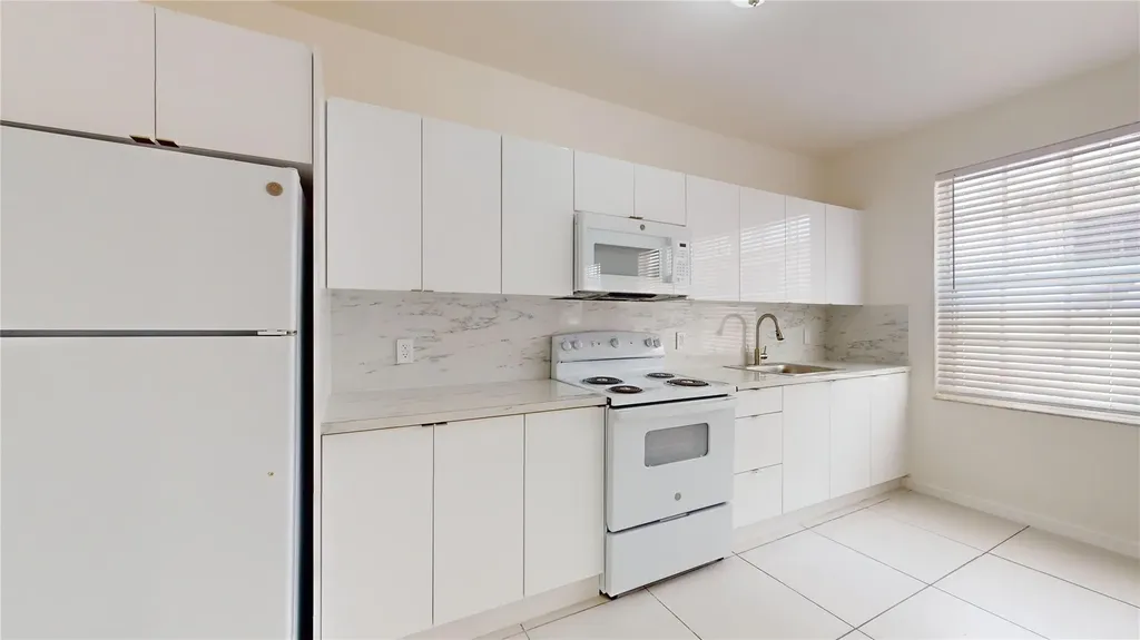 828 Pennsylvania Avenue Miami Beach FL 33139