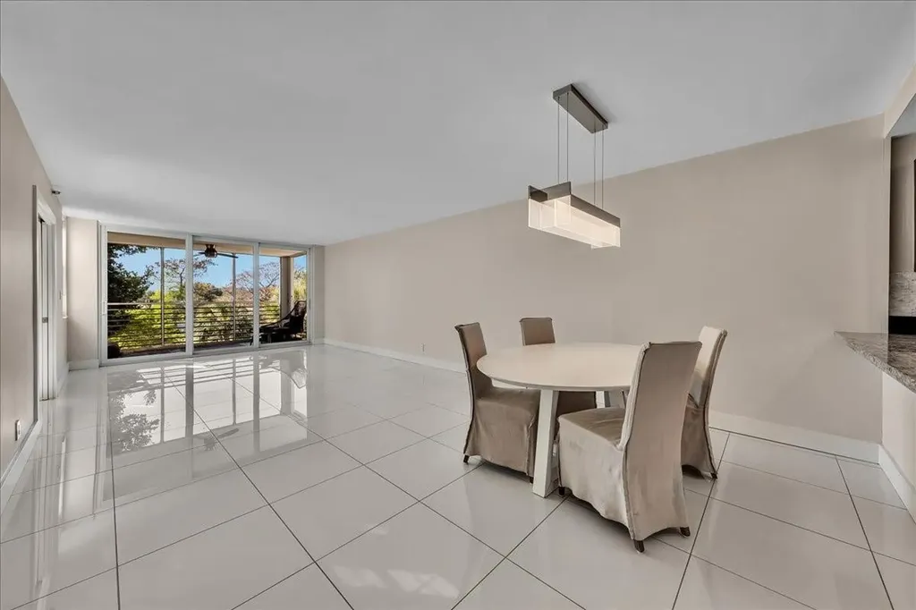 3520 Oaks Way Pompano Beach FL 33069