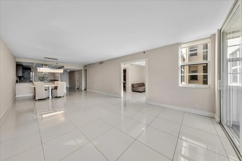 3520 Oaks Way Pompano Beach FL 33069