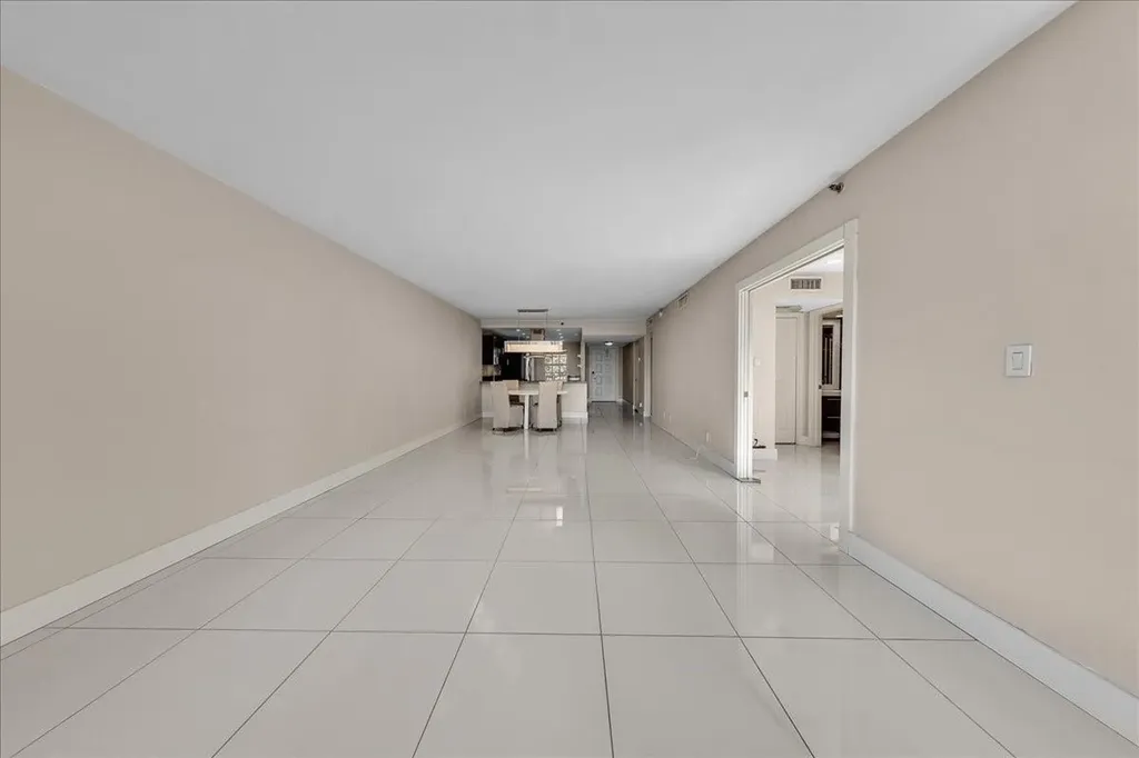 3520 Oaks Way Pompano Beach FL 33069