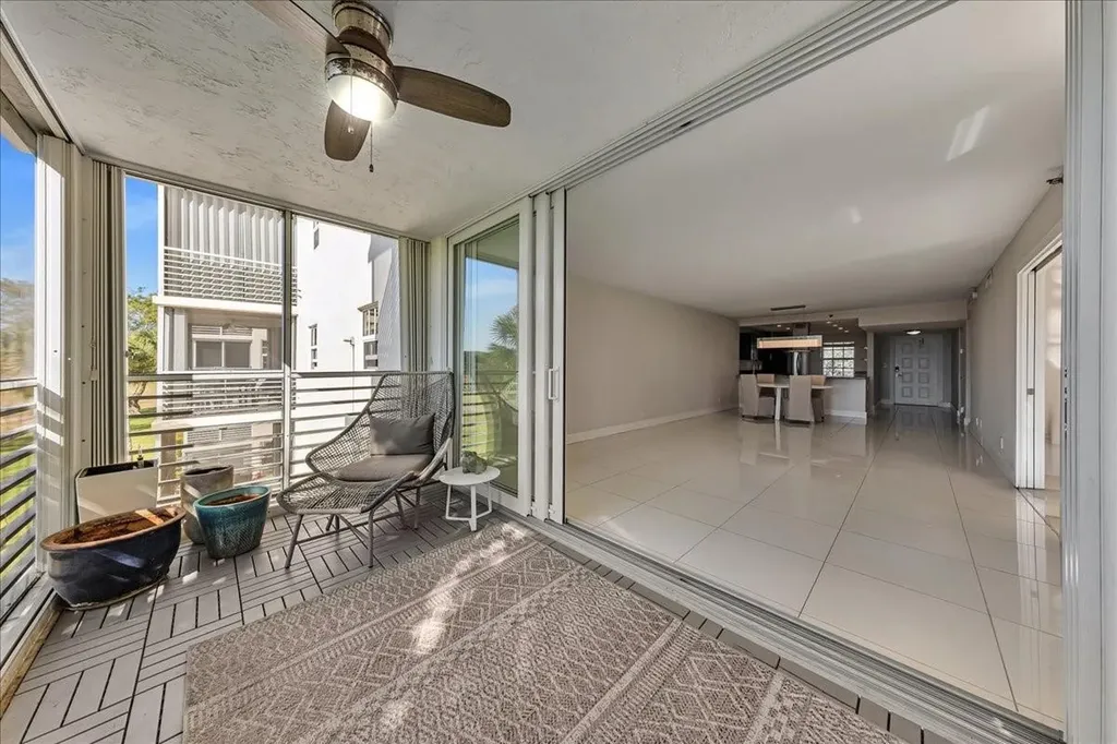 3520 Oaks Way Pompano Beach FL 33069